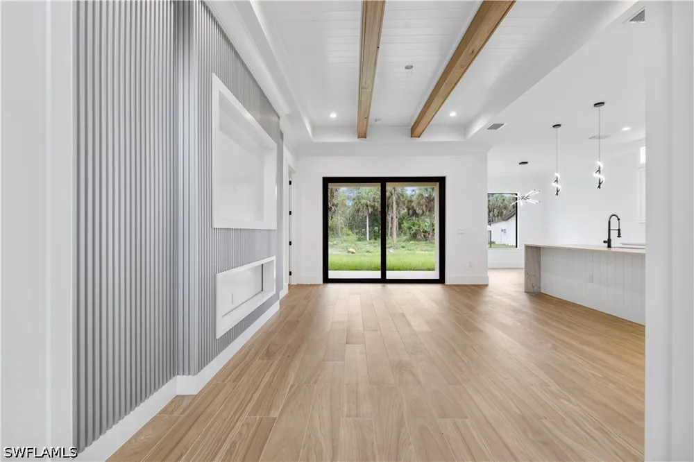 4th Avenue SE Naples, FL 34117