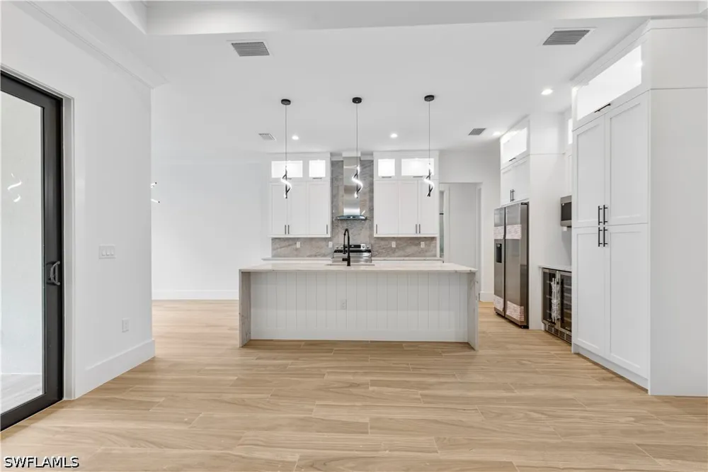 4th Avenue SE Naples, FL 34117