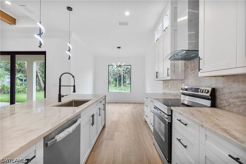4th Avenue SE Naples, FL 34117