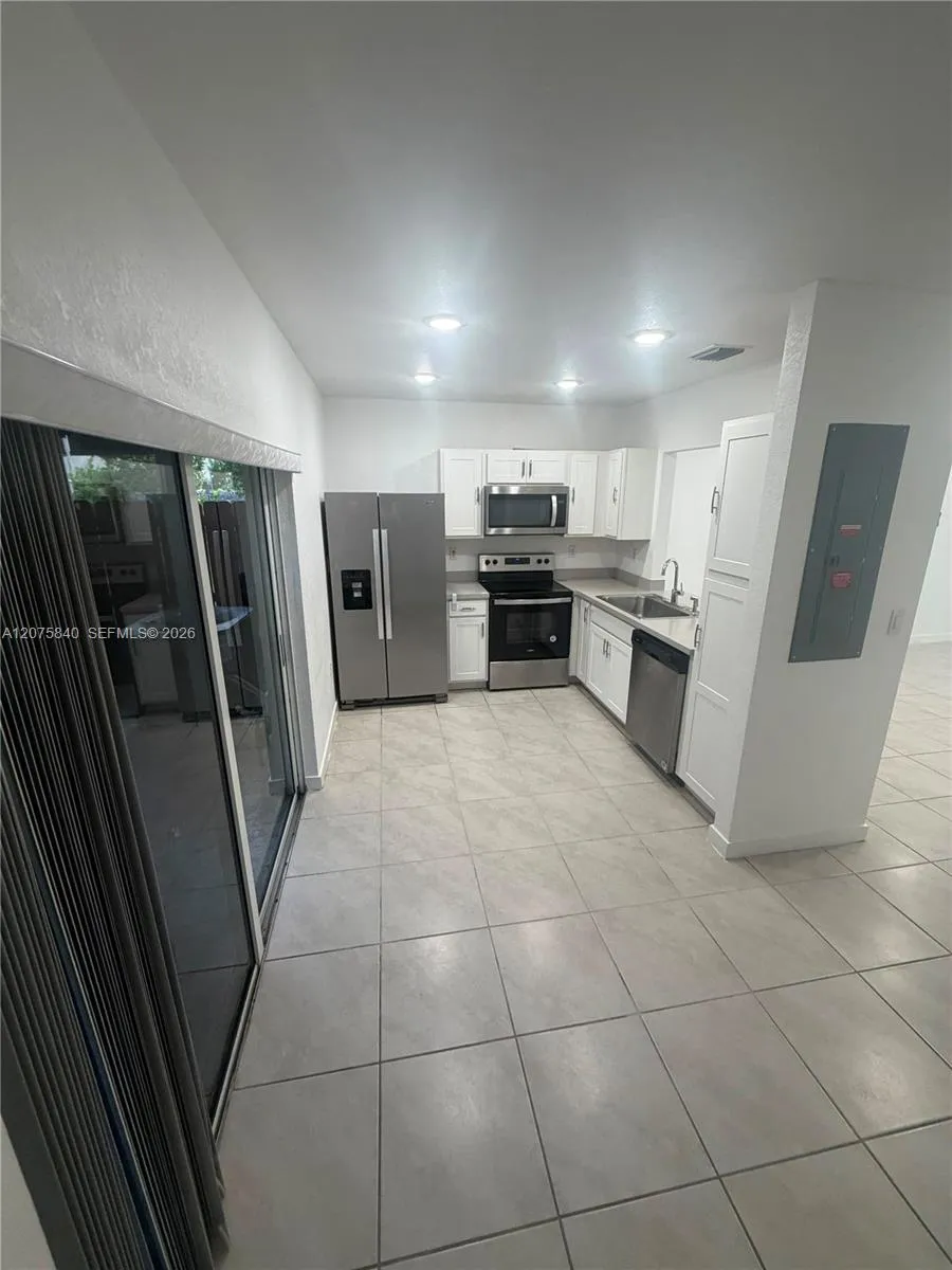 541 5 Th Ter Florida City, FL 33034