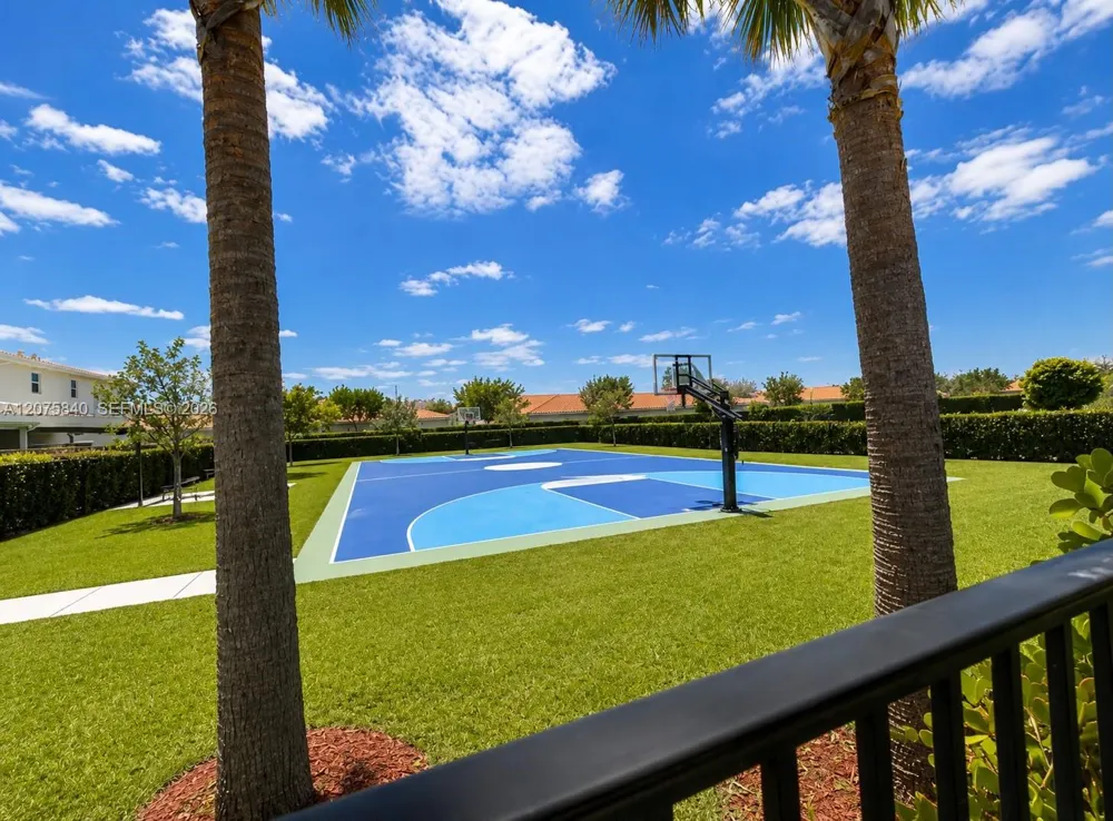 541 5 Th Ter Florida City, FL 33034