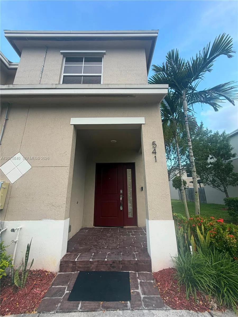 541 5 Th Ter Florida City, FL 33034