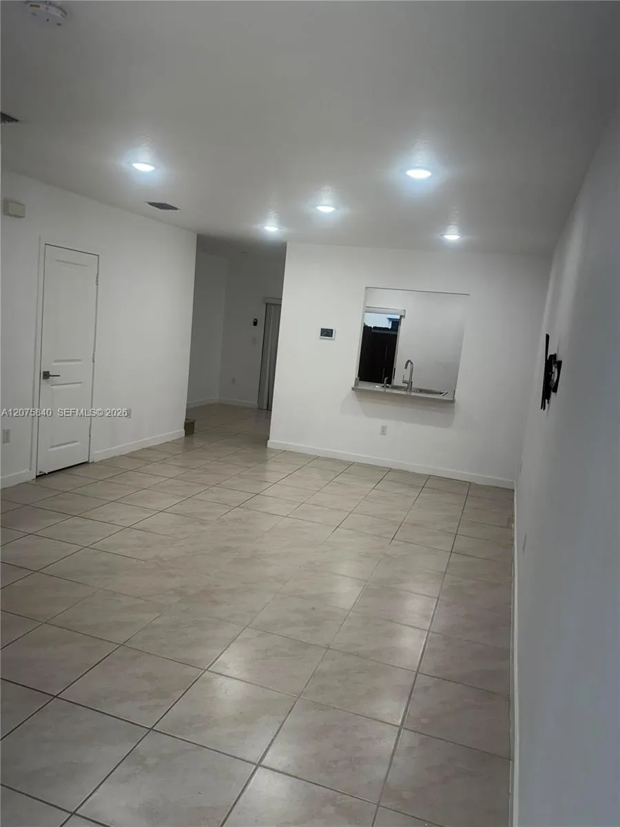 541 5 Th Ter Florida City, FL 33034