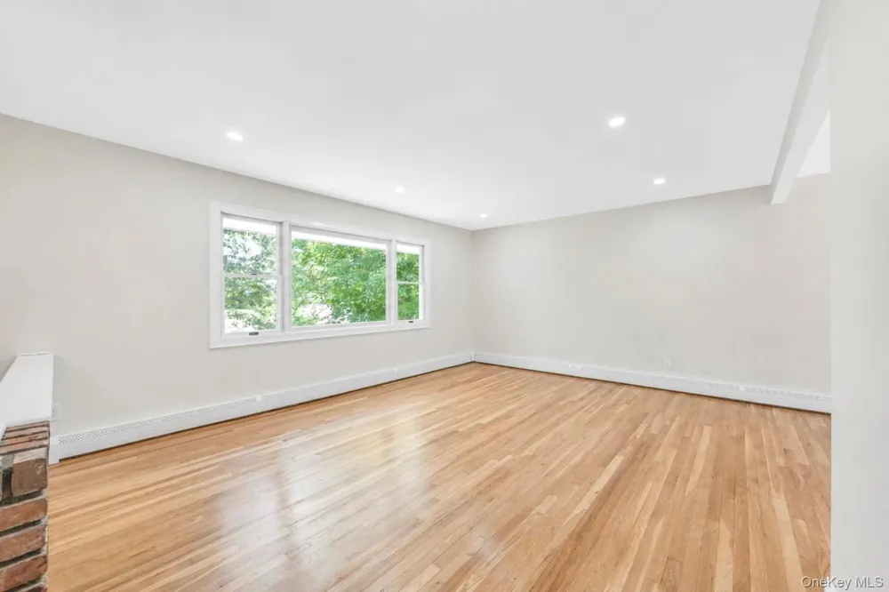 42 Noahs Path Rocky Point, NY 11778