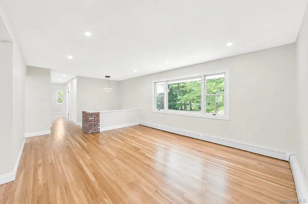 42 Noahs Path Rocky Point, NY 11778