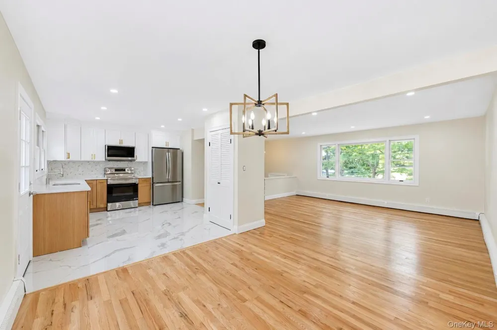 42 Noahs Path Rocky Point, NY 11778