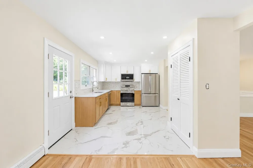 42 Noahs Path Rocky Point, NY 11778