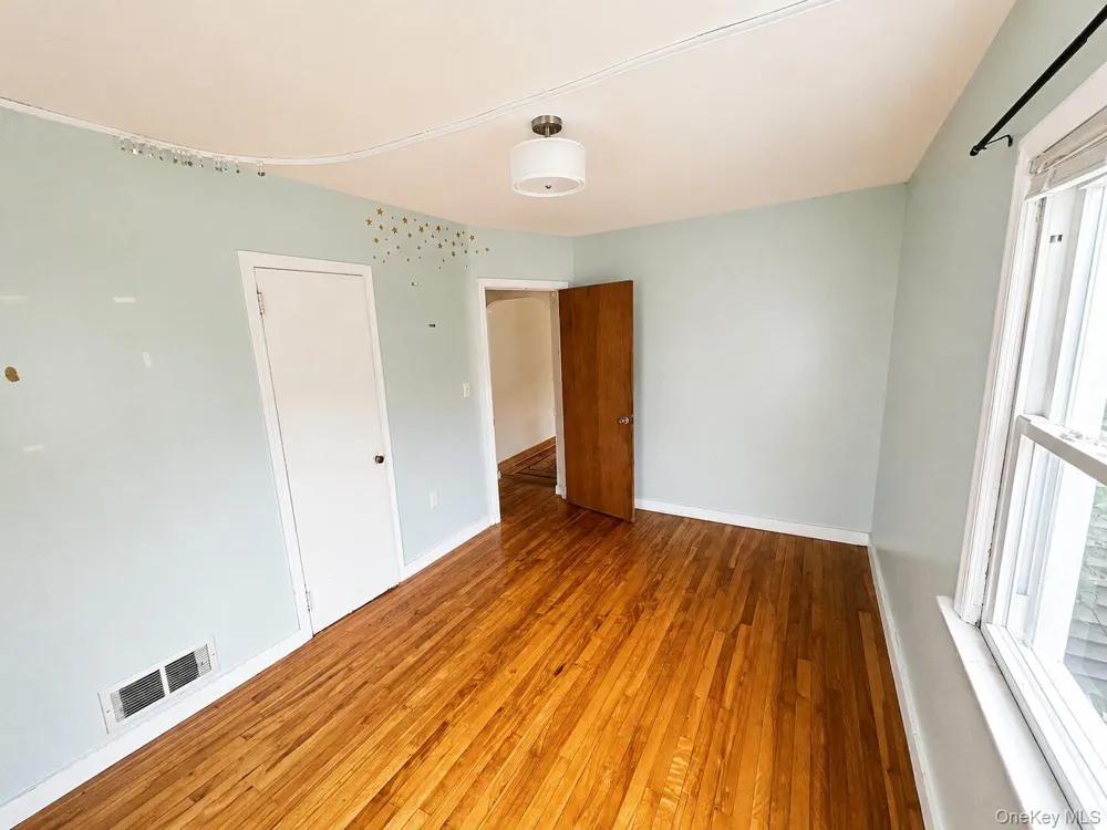 17 Greenview Avenue Monticello, NY 12701