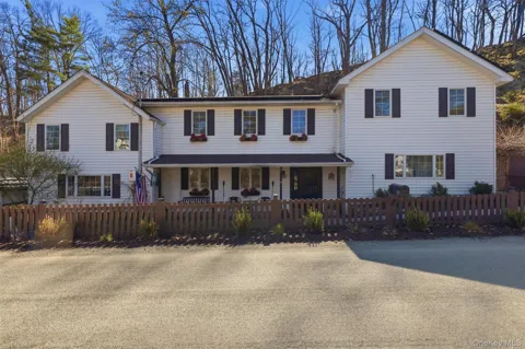 24 Mountain Road