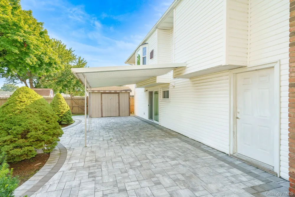 221 Roosevelt Avenue Massapequa Park, NY 11762