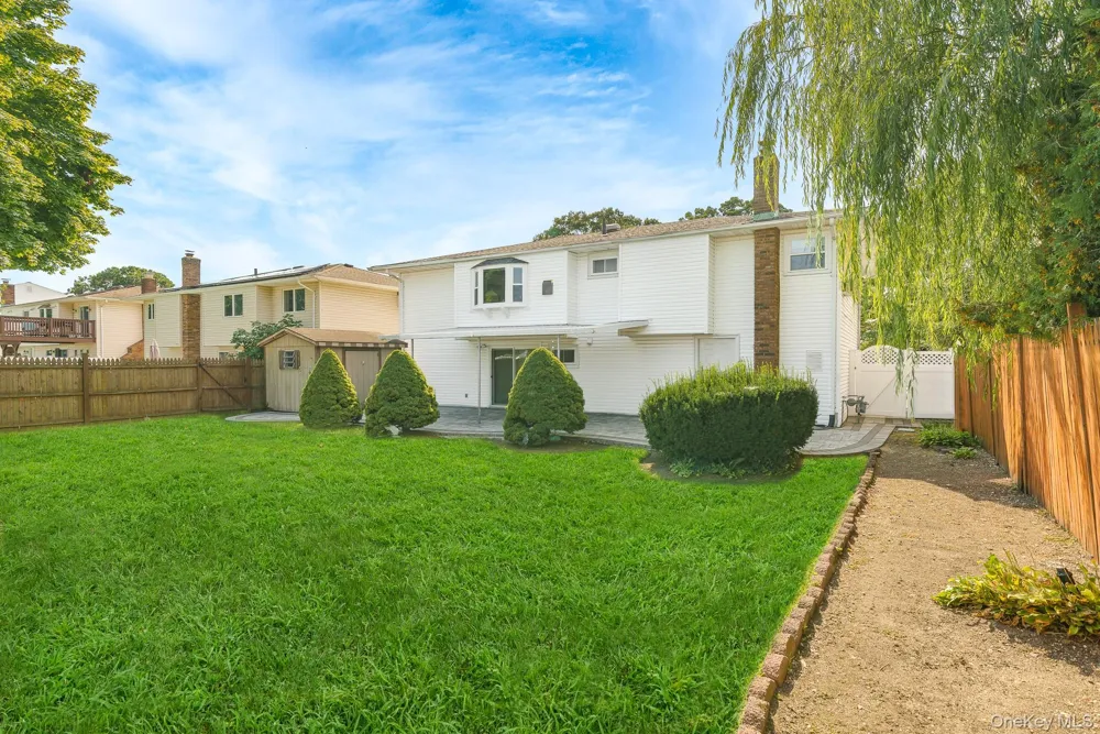 221 Roosevelt Avenue Massapequa Park, NY 11762
