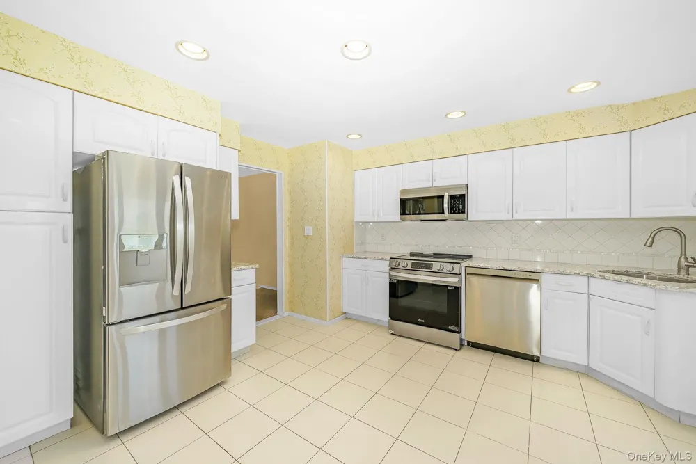 221 Roosevelt Avenue Massapequa Park, NY 11762