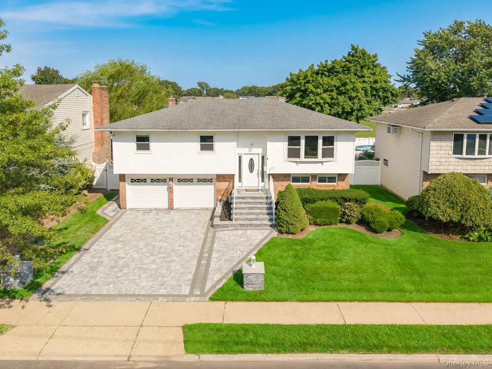 221 Roosevelt Avenue Massapequa Park, NY 11762