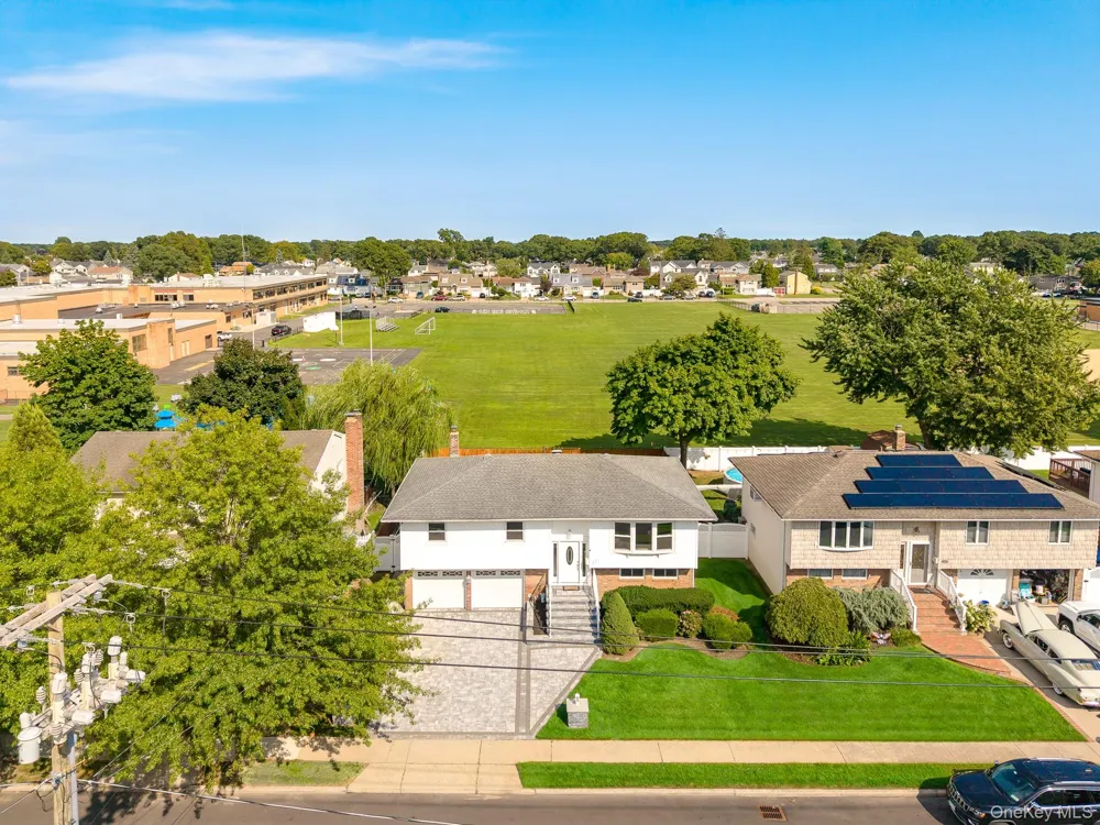 221 Roosevelt Avenue Massapequa Park, NY 11762