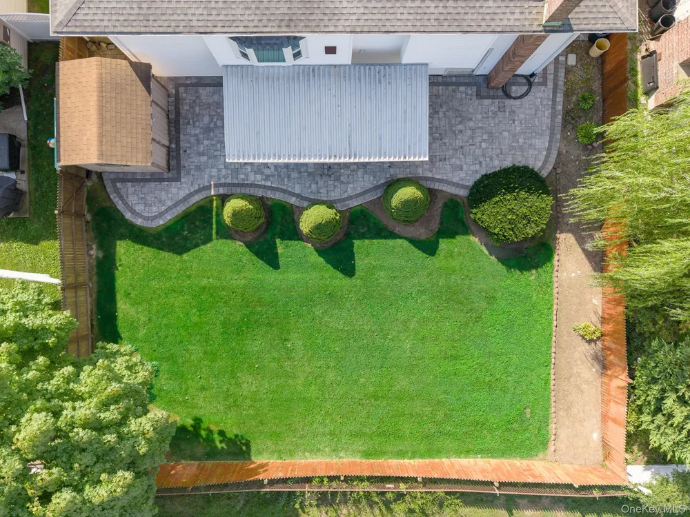 221 Roosevelt Avenue Massapequa Park, NY 11762