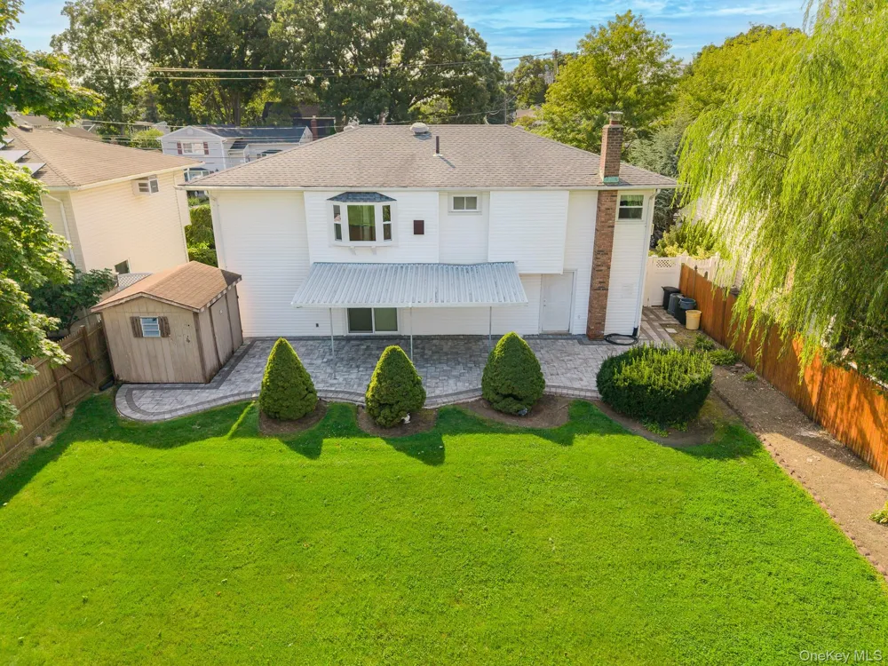 221 Roosevelt Avenue Massapequa Park, NY 11762