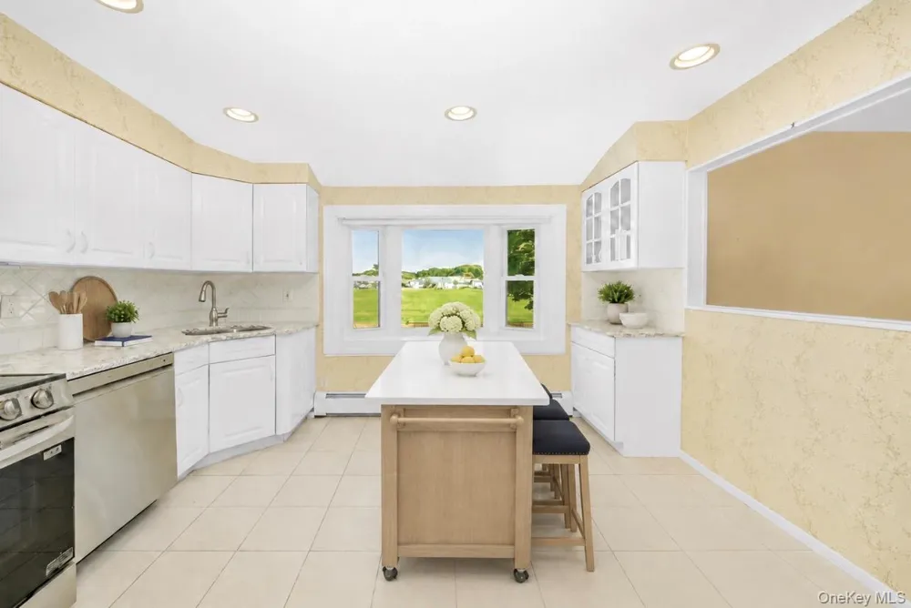 221 Roosevelt Avenue Massapequa Park, NY 11762