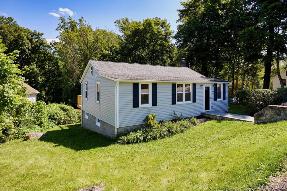 28 Brewster Drive Carmel, NY 10512