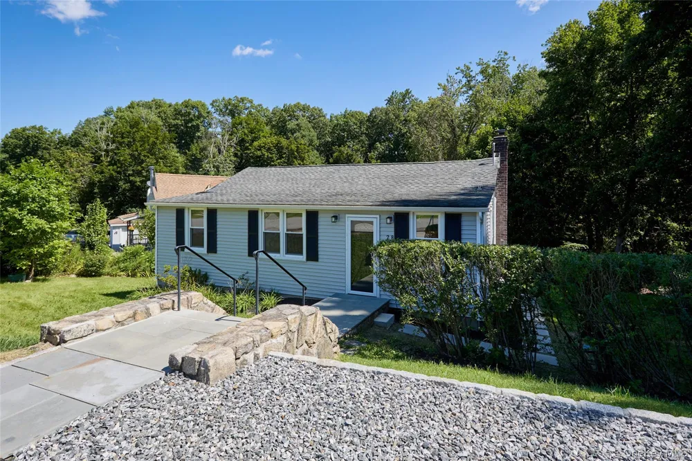 28 Brewster Drive Carmel, NY 10512