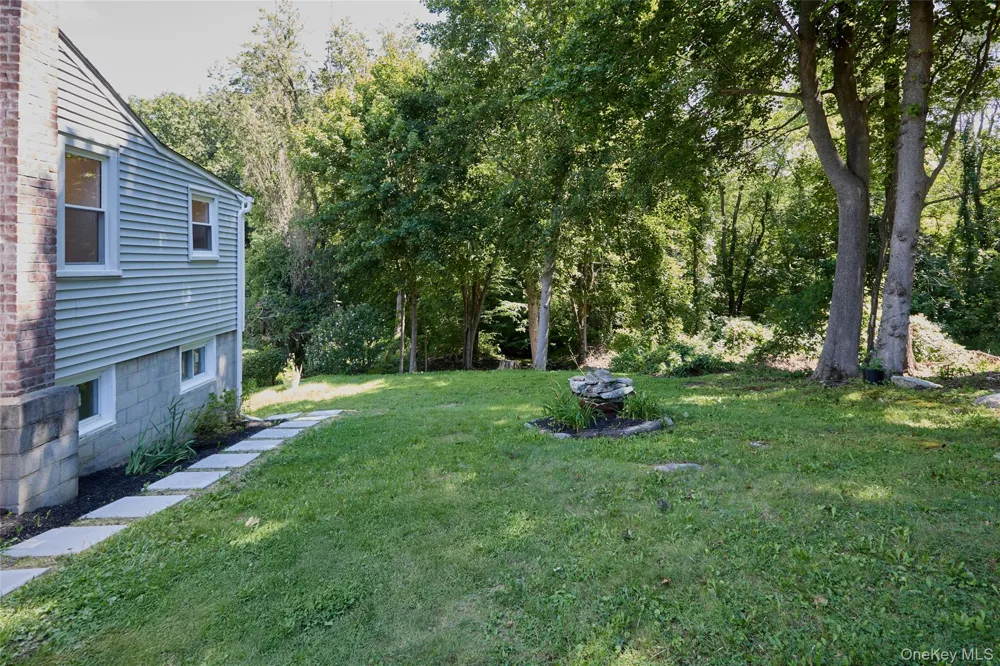 28 Brewster Drive Carmel, NY 10512