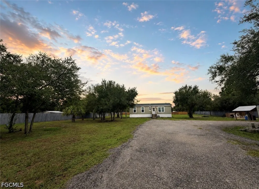 Avenida Del Sur Clewiston, FL 33440