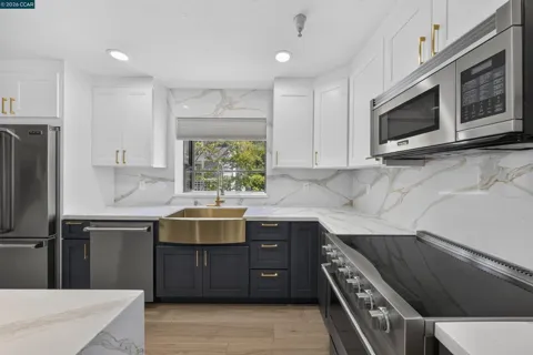 2578 Oak Road #215