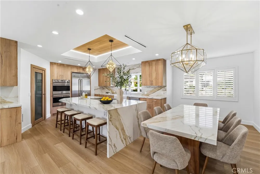 19510 Merridy Northridge, CA 91324