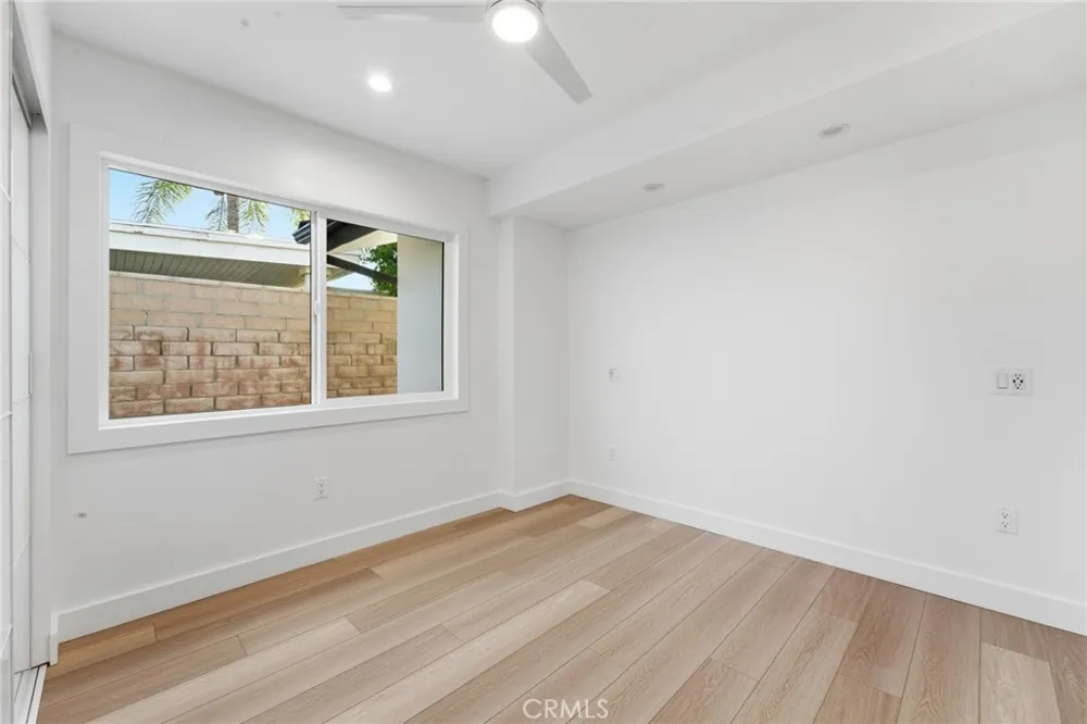 19510 Merridy Northridge, CA 91324