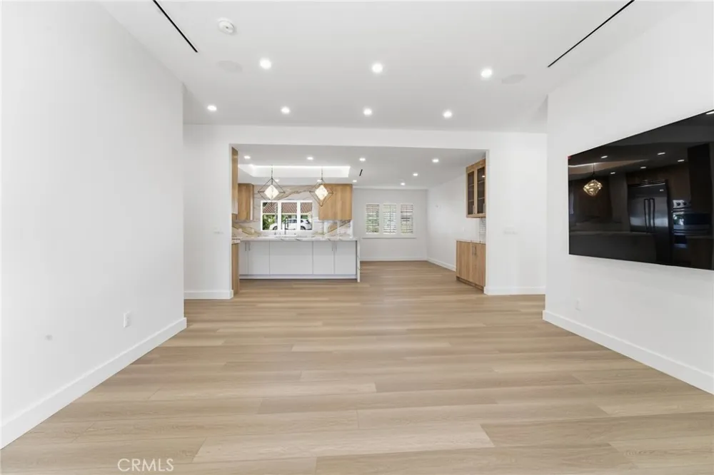 19510 Merridy Northridge, CA 91324