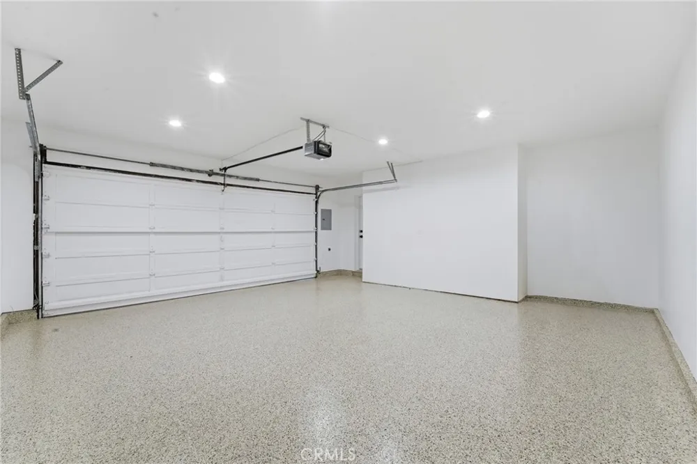 19510 Merridy Northridge, CA 91324