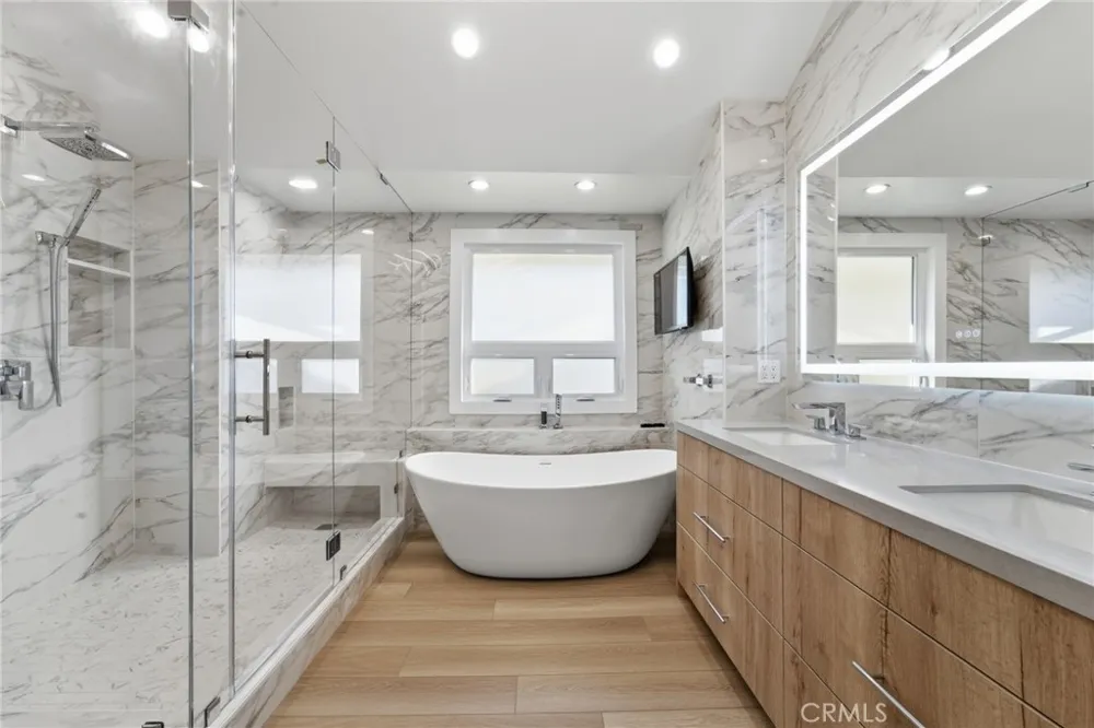 19510 Merridy Northridge, CA 91324