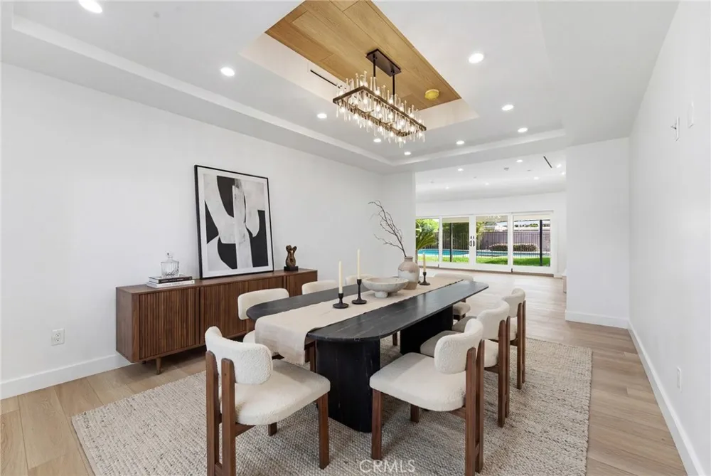 19510 Merridy Northridge, CA 91324