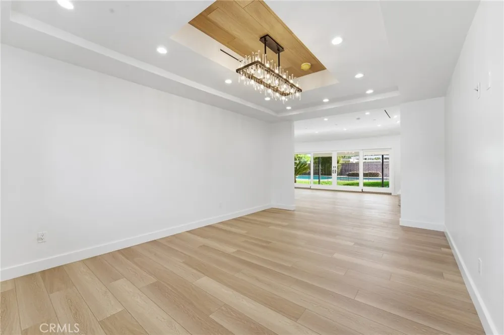 19510 Merridy Northridge, CA 91324