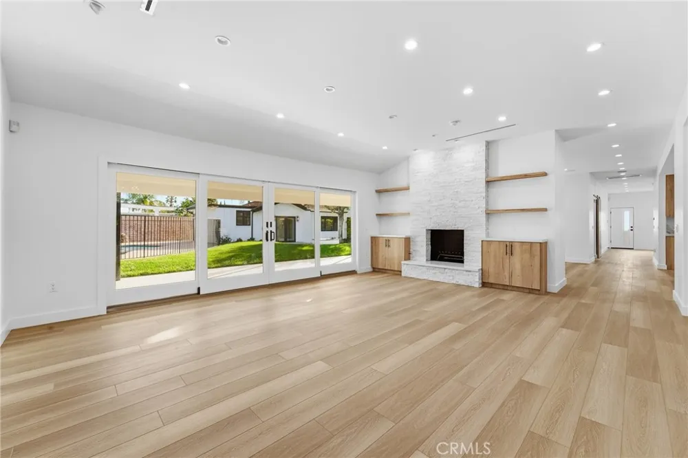 19510 Merridy Northridge, CA 91324