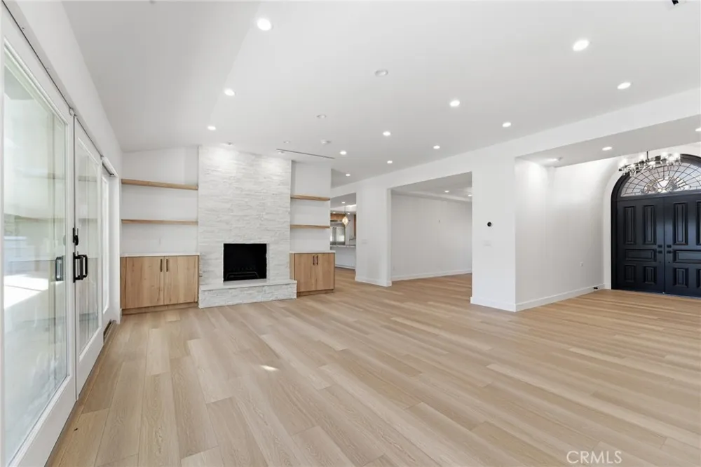 19510 Merridy Northridge, CA 91324