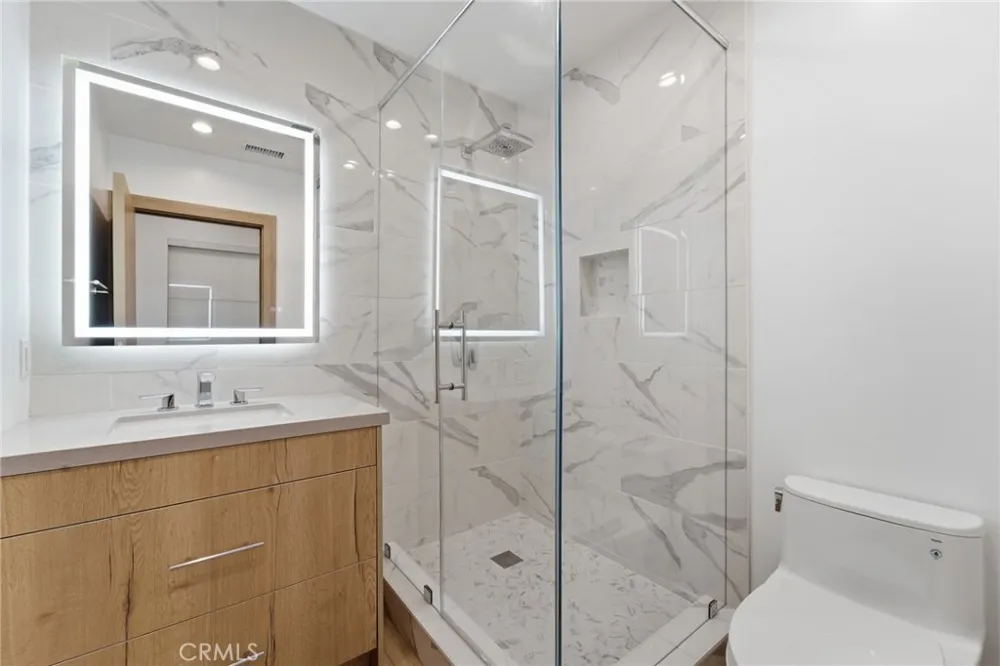 19510 Merridy Northridge, CA 91324