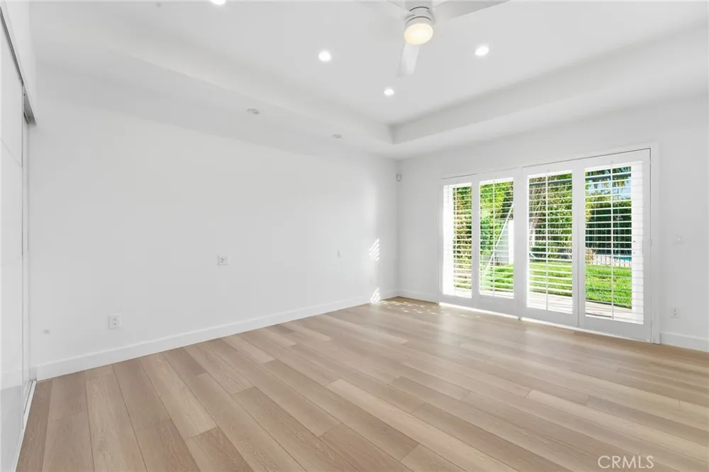 19510 Merridy Northridge, CA 91324