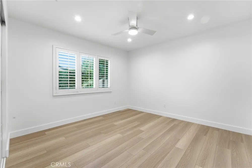 19510 Merridy Northridge, CA 91324