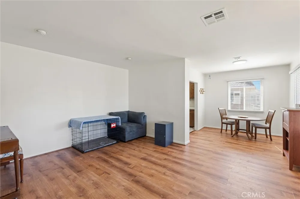 4945 Adenmoor Lakewood, CA 90713