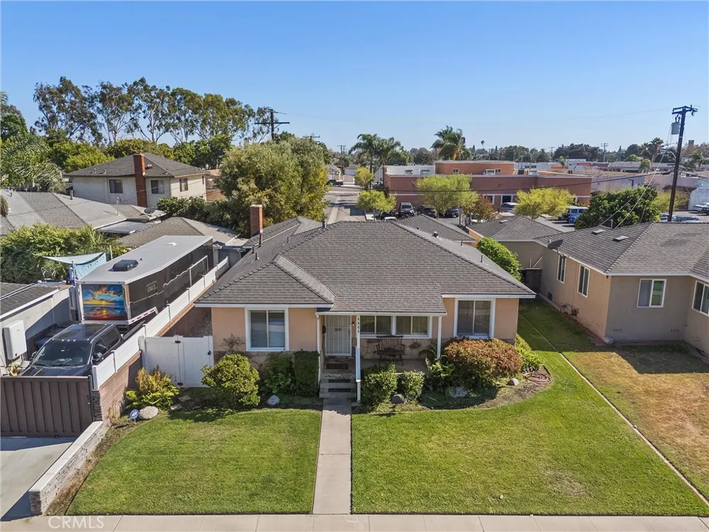 4945 Adenmoor Lakewood, CA 90713