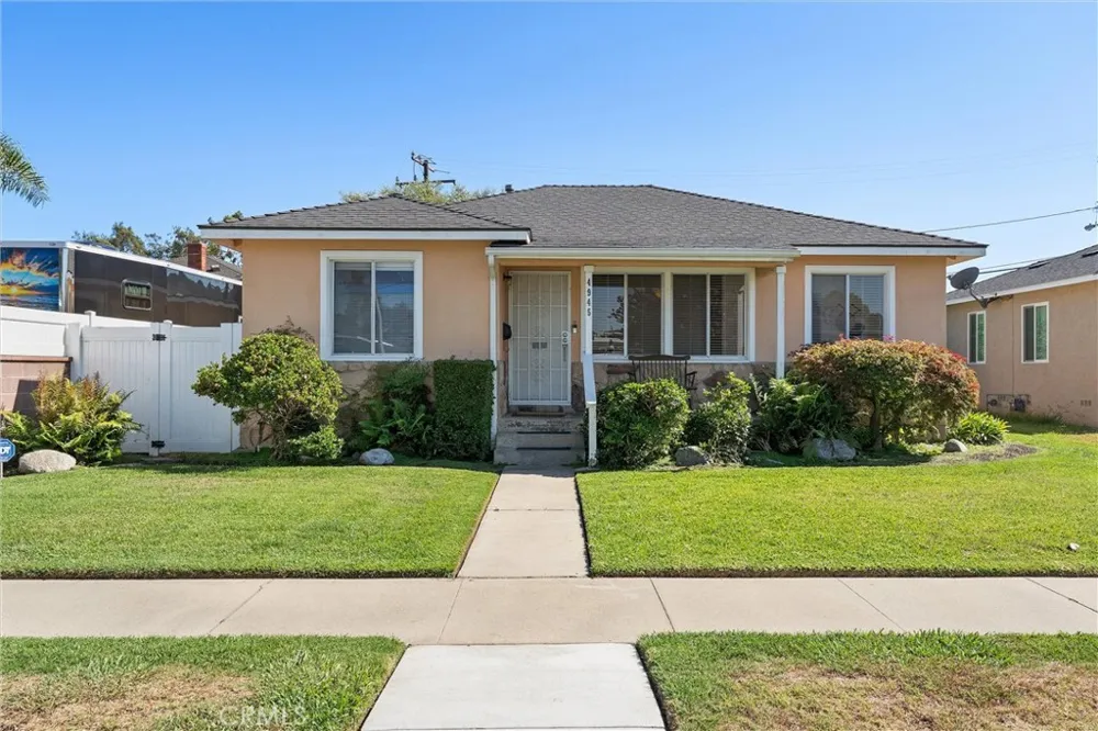 4945 Adenmoor Lakewood, CA 90713