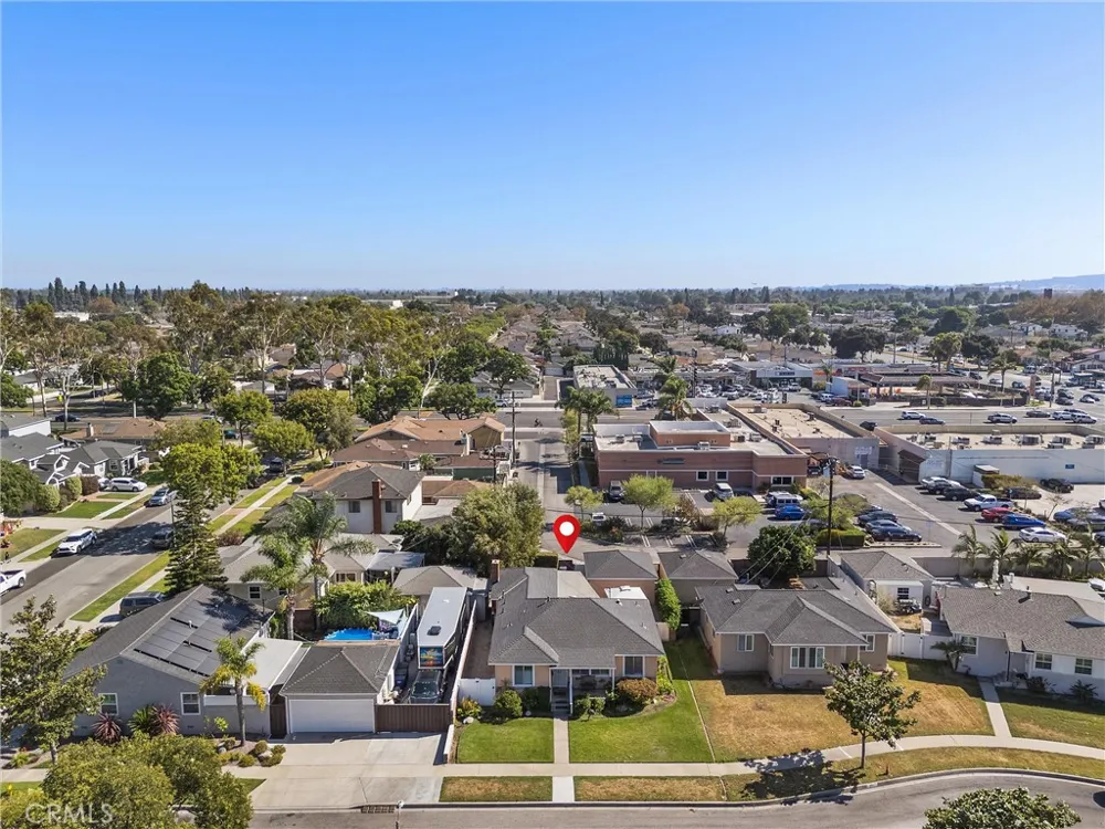4945 Adenmoor Lakewood, CA 90713
