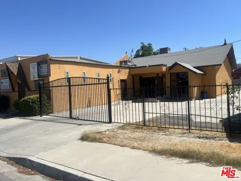 1223 Dolores Street
