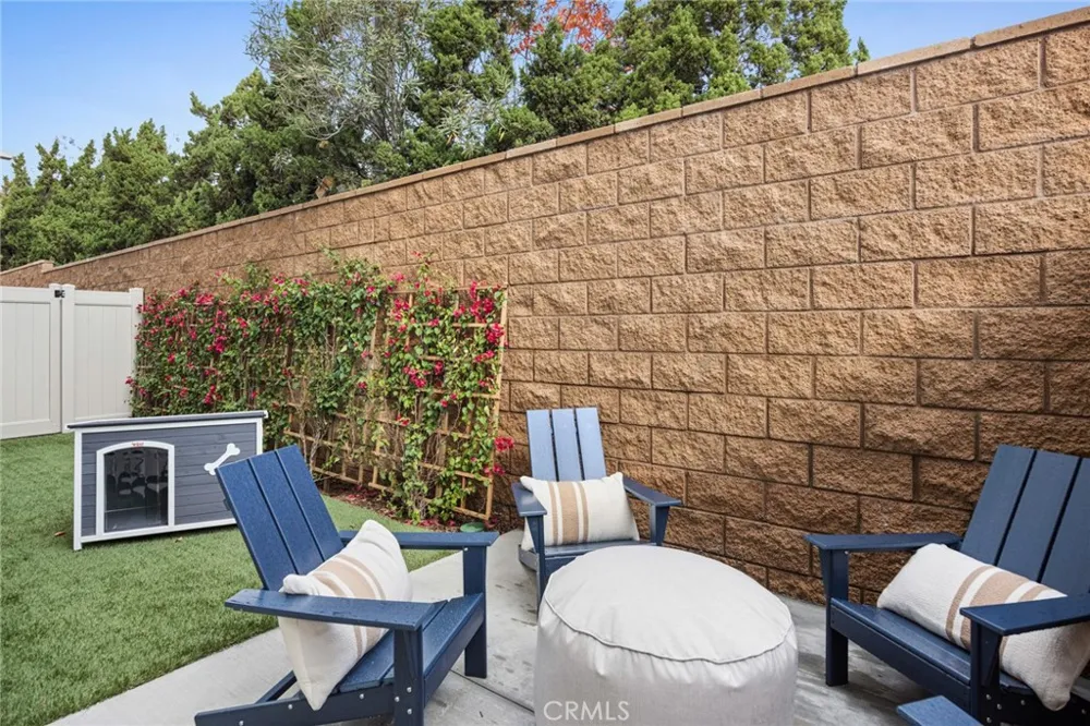 561 Gregory Way Glendora, CA 91740