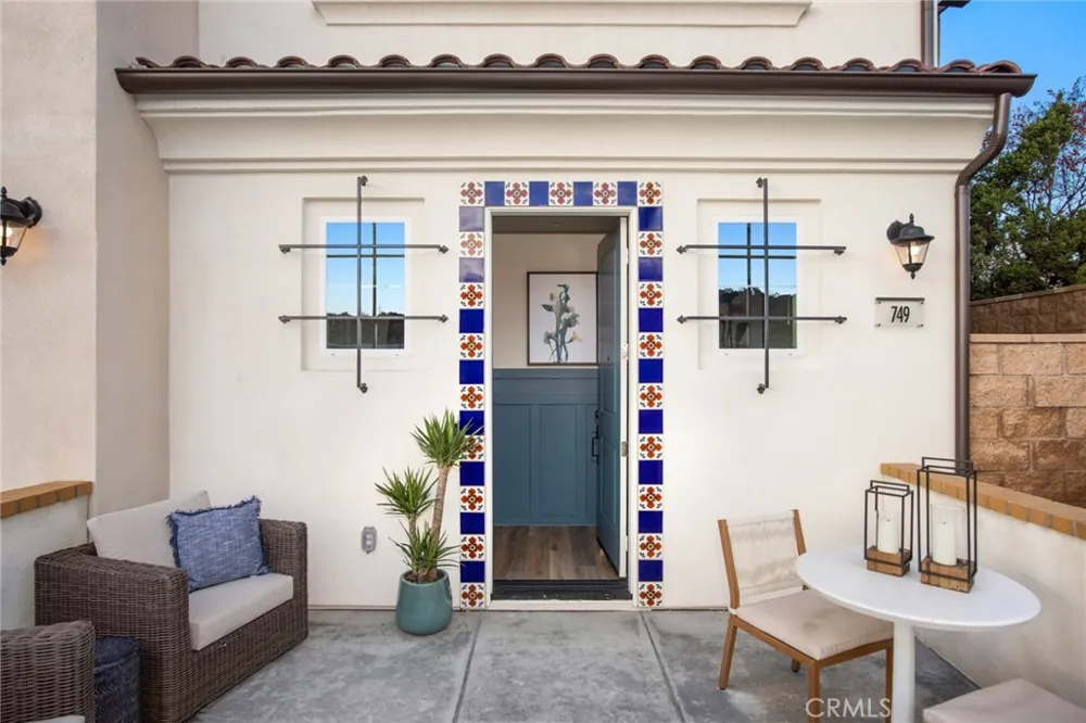 561 Gregory Way Glendora, CA 91740