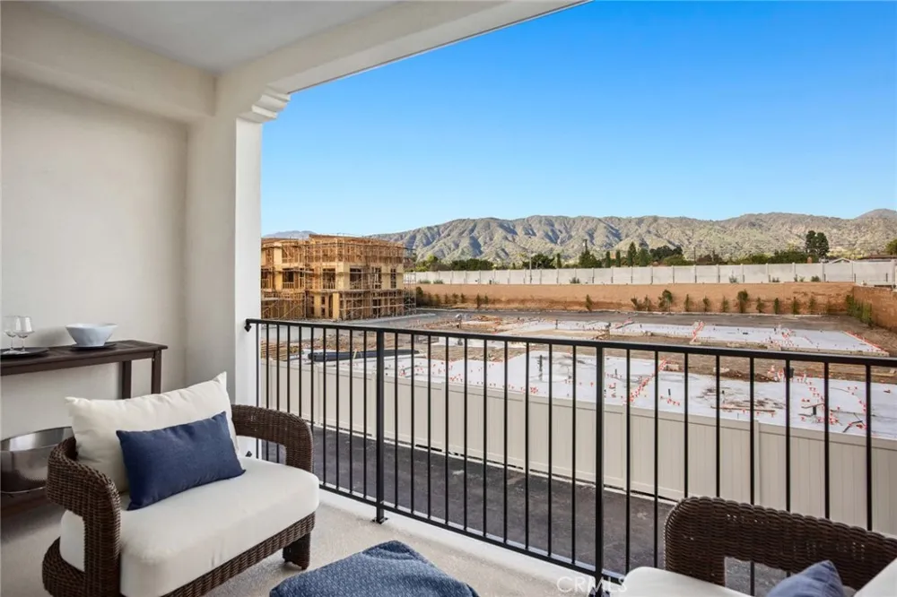 561 Gregory Way Glendora, CA 91740