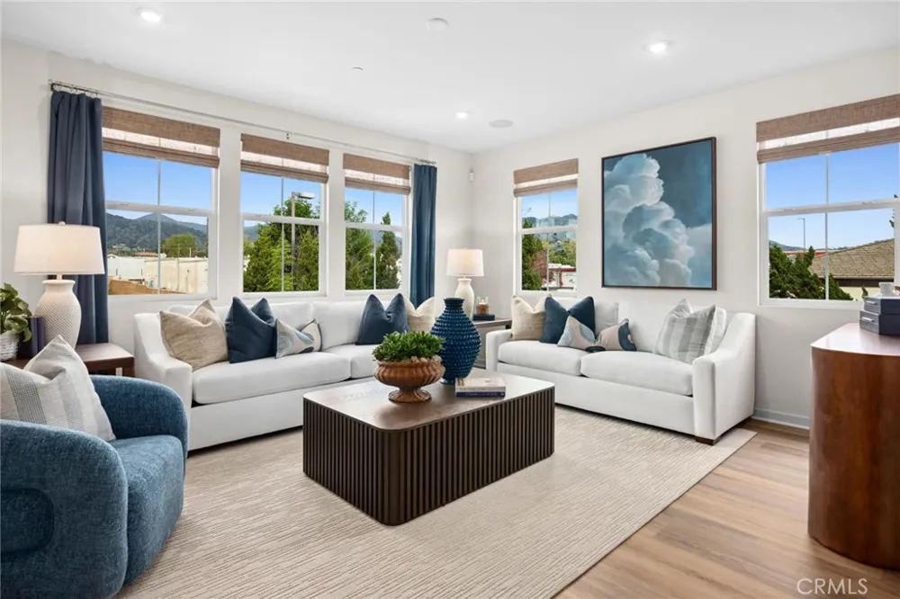 561 Gregory Way Glendora, CA 91740