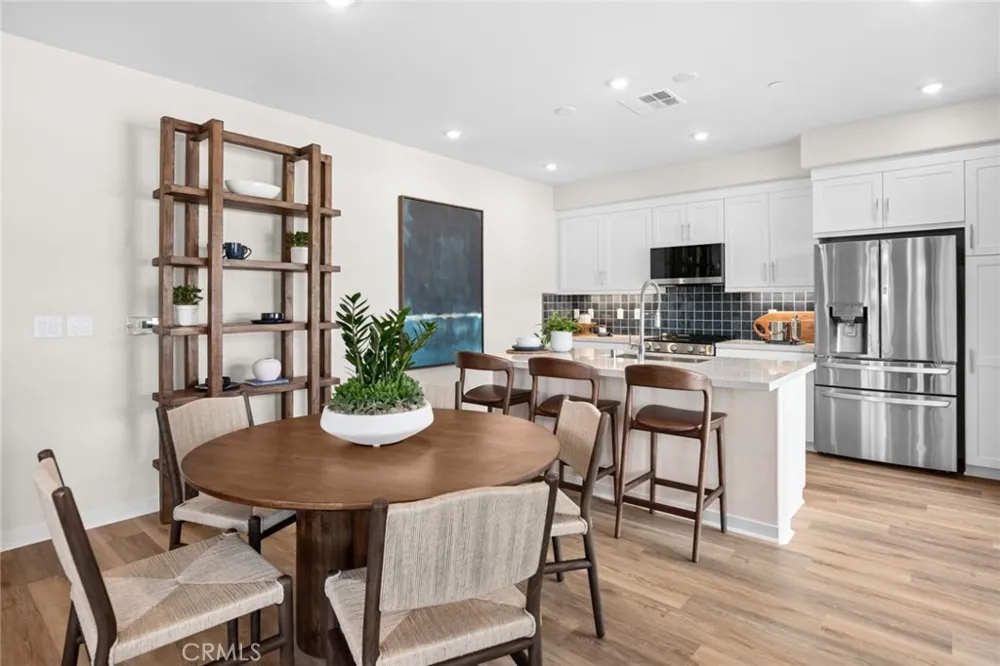 561 Gregory Way Glendora, CA 91740