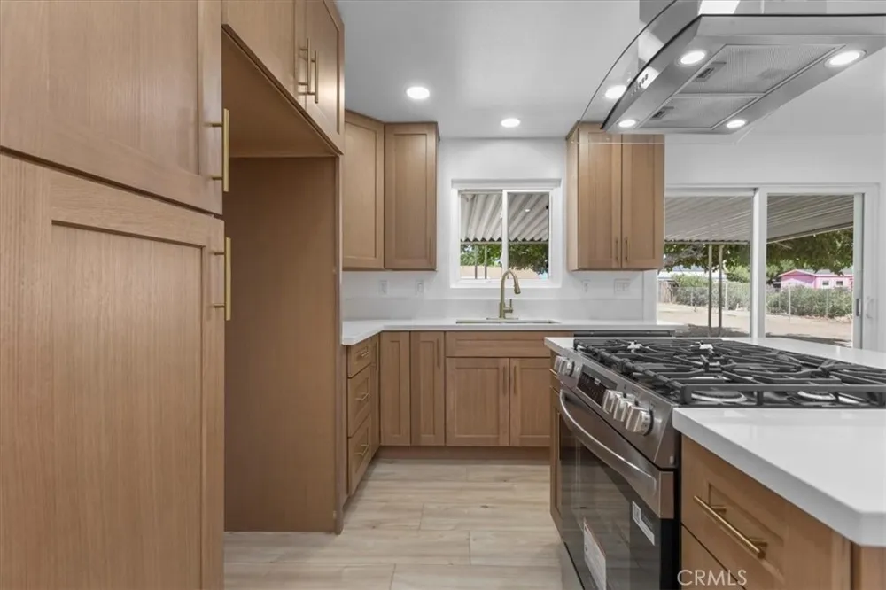 9812 Redwood Hesperia, CA 92345