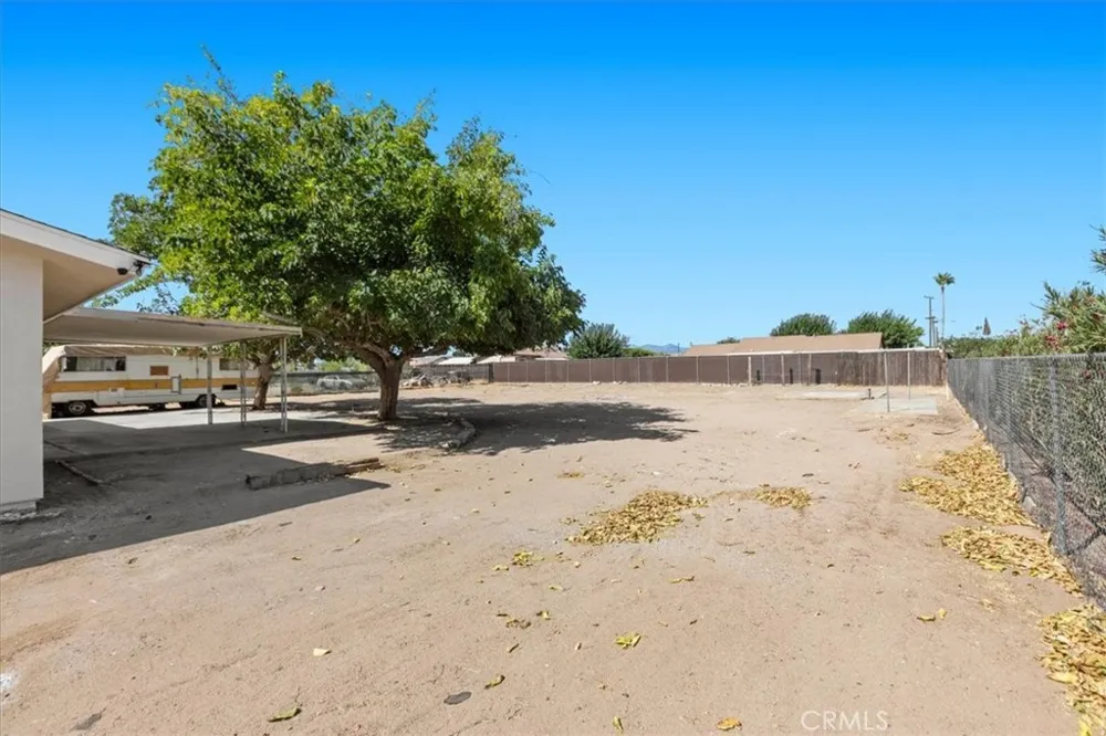 9812 Redwood Hesperia, CA 92345